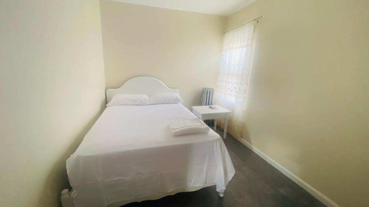 نيو يورك Minutes From Jfk, Beautiful Home With Peaceful, Cosy, Private Room المظهر الخارجي الصورة