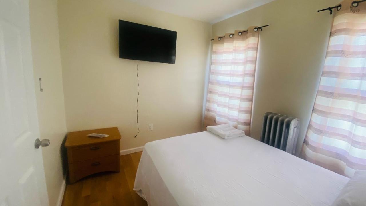 نيو يورك Minutes From Jfk, Beautiful Home With Peaceful, Cosy, Private Room المظهر الخارجي الصورة